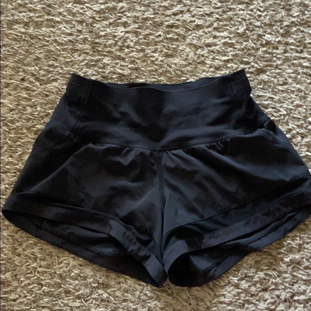 LULU SHORTS!!! Mid-rise!